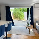 Modern Stylish 2 Bed House In Charming Fen Ditton Village