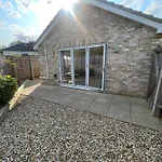 Modern Stylish 2 Bed House In Charming Fen Ditton Village
